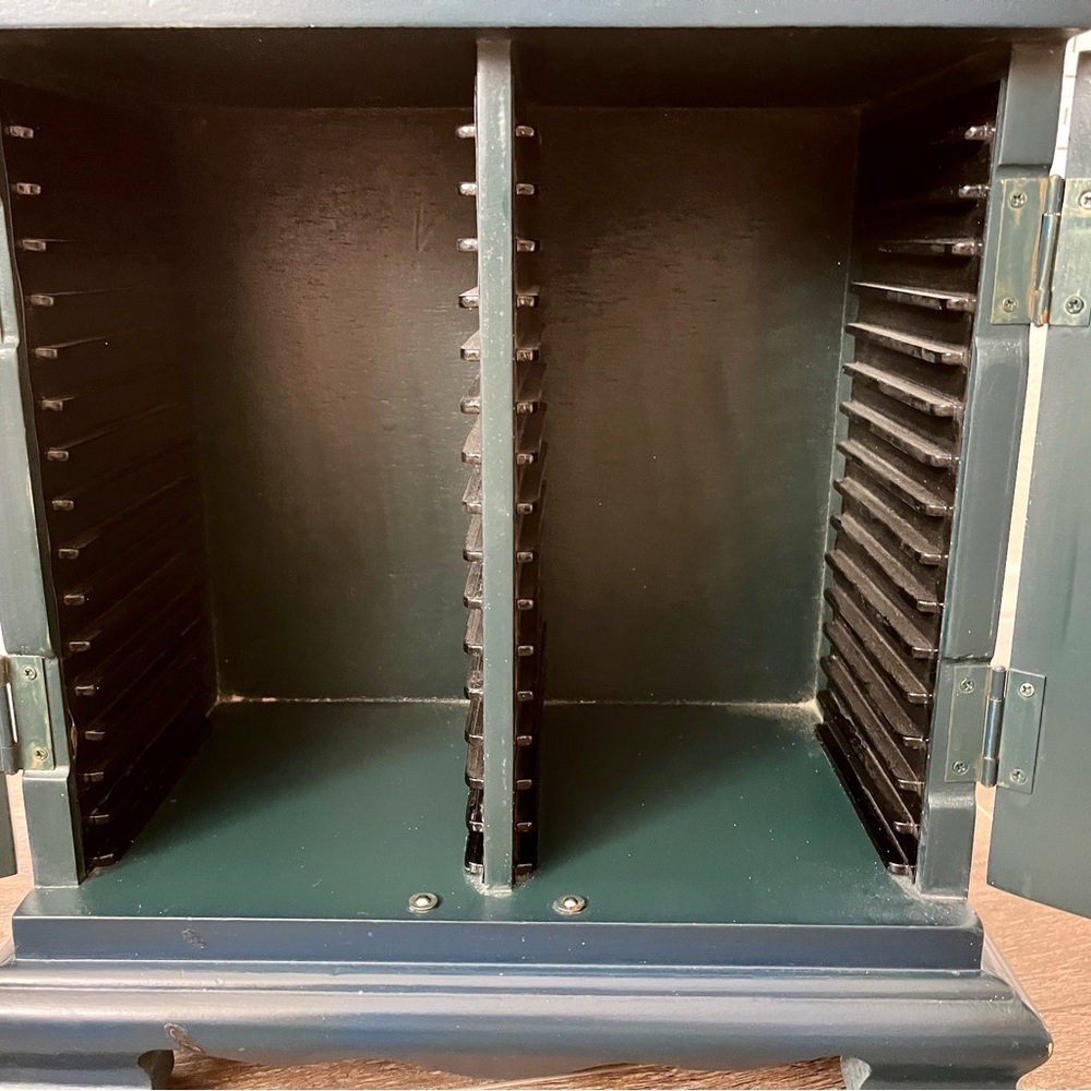 Old World Golf Club wooden 32 CD storage cabinet-green-2 door-13"x12"x7" - Picture 9 of 12